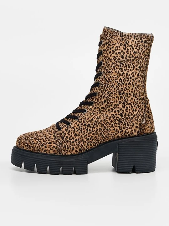 Zdjęcie produktu Botki sznurowane Stuart Weitzman