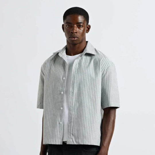 Zdjęcie produktu Boxy Shortsleeve Shirt Burocs zielony