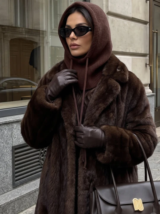 Zdjęcie produktu Brązowa Balaclava Zimowa z Wiązaniem pod Szyją Hites Versoli