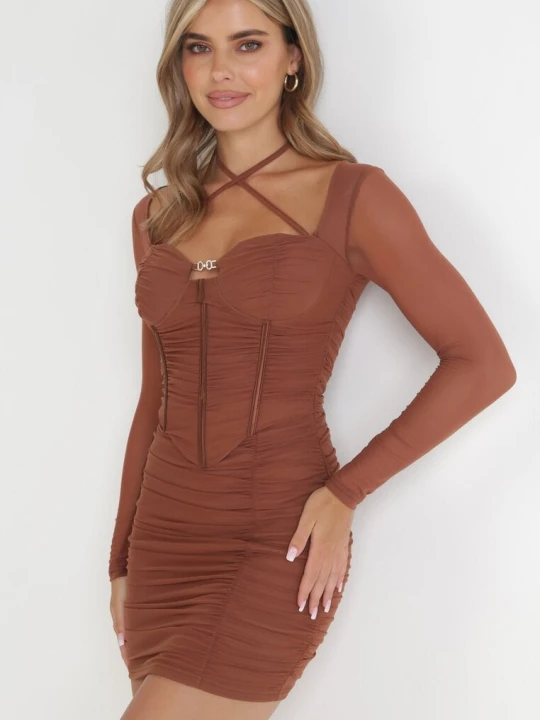 Zdjęcie produktu Brązowa Dopasowana Sukienka Gorsetowa z Marszczeniem Nyahi New Collection