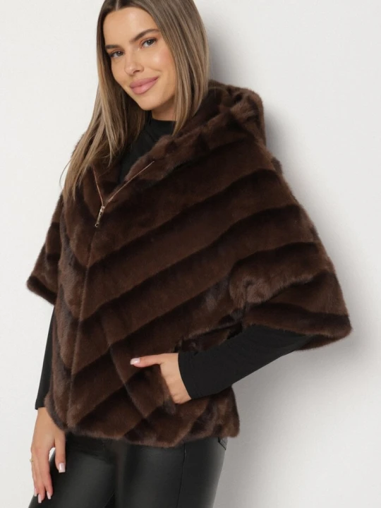 Zdjęcie produktu Brązowa Kurtka Futerko Oversize z Kapturem i Rękawami 3 / 4 Idanne Melya By Melody