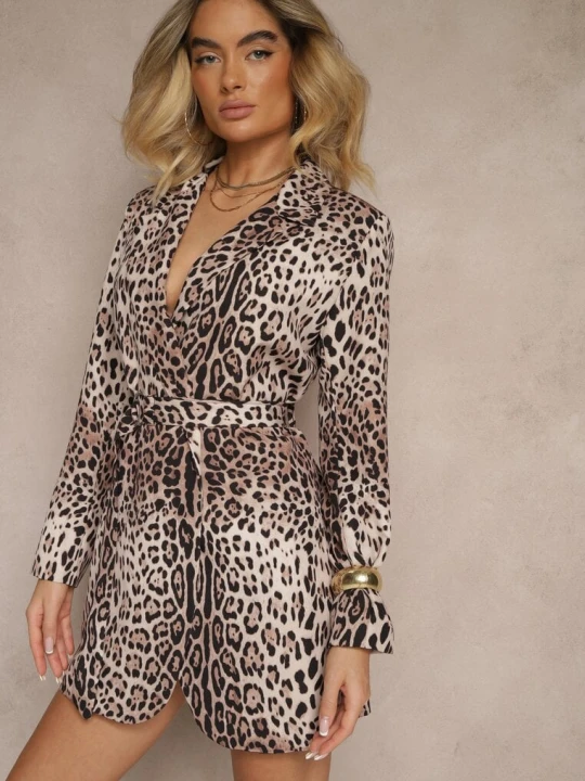 Zdjęcie produktu Beżowa Marynarka w Panterkowy Wzór Bez Zapięć z Paskiem i Poduszkami na Ramionach Etanwen New Collection