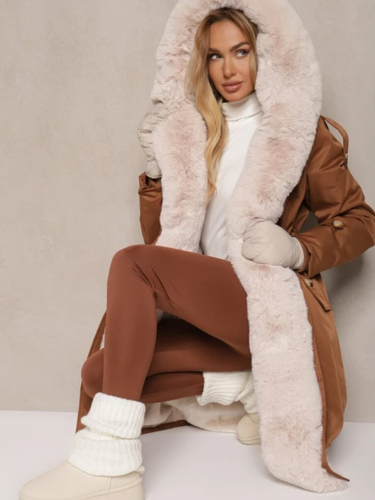 Zdjęcie produktu Brązowa Ocieplana Kurtka Parka z Kapturem i Ściągaczem w Pasie Semilaura J.style