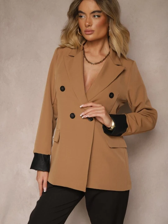 Zdjęcie produktu Brązowa Taliowana Marynarka Ozdobiona Klapami Evelhiria New Collection