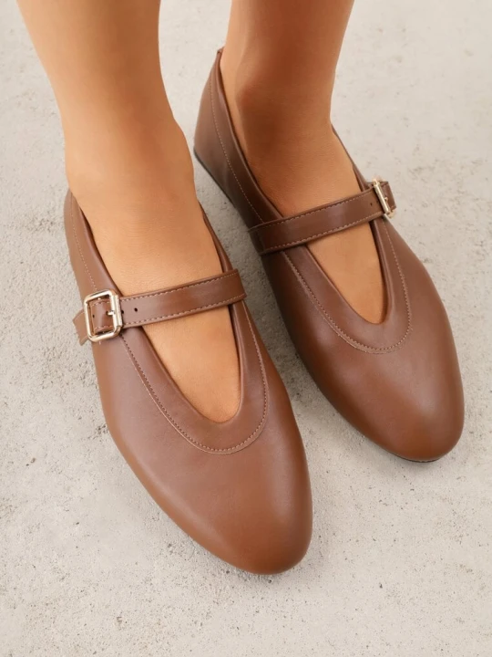 Zdjęcie produktu Brązowe Balerinki Vices w Stylu Mary Jane z Klamerką i Skórzaną Wkładką Dimaline