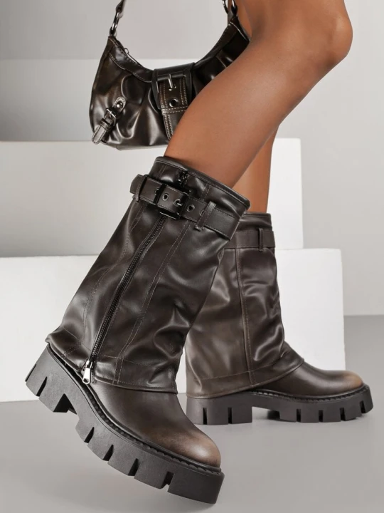 Zdjęcie produktu Brązowe Botki Biker Boots z Cholewką Imitującą Nogawkę z Klamerką Veresta Ballada