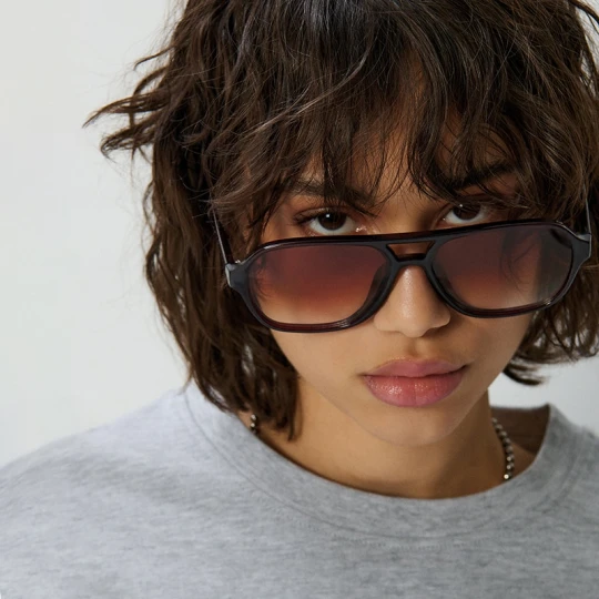 Zdjęcie produktu Brązowe okulary przeciwsłoneczne w stylu retro House