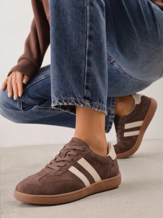 Zdjęcie produktu Brązowe Skórzane Sneakersy z Szerokim Noskiem w Stylu Tenisówek Zaye Berrozio