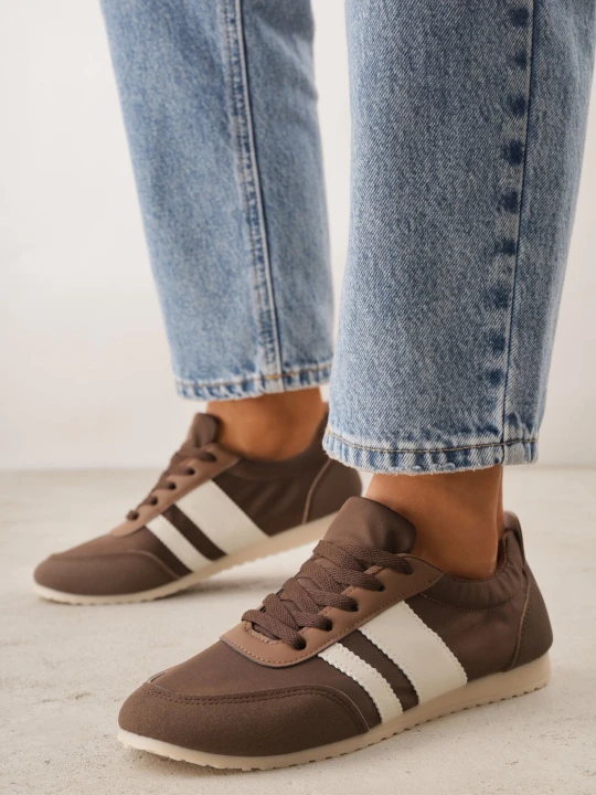 Zdjęcie produktu Brązowe Sneakersy Kultowe Tenisówki z Marszczeniem przy Pięcie Rhodophine Ideal