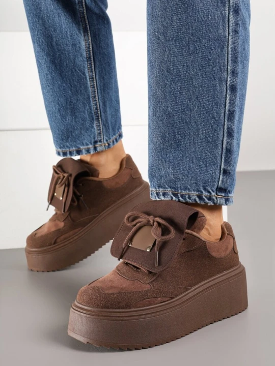 Zdjęcie produktu Brązowe Sneakersy na Grubej Podeszwie z Wywiniętym Językiem i Kokardą Ellisare Ideal