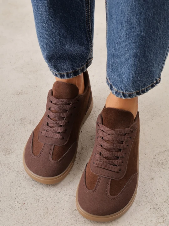 Zdjęcie produktu Brązowe Sneakersy na Kauczukowej Podeszwie z Szerokim Noskiem Arlenia Ideal