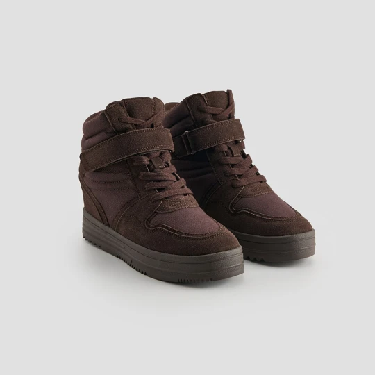 Zdjęcie produktu Brązowe sneakersy na koturnie House