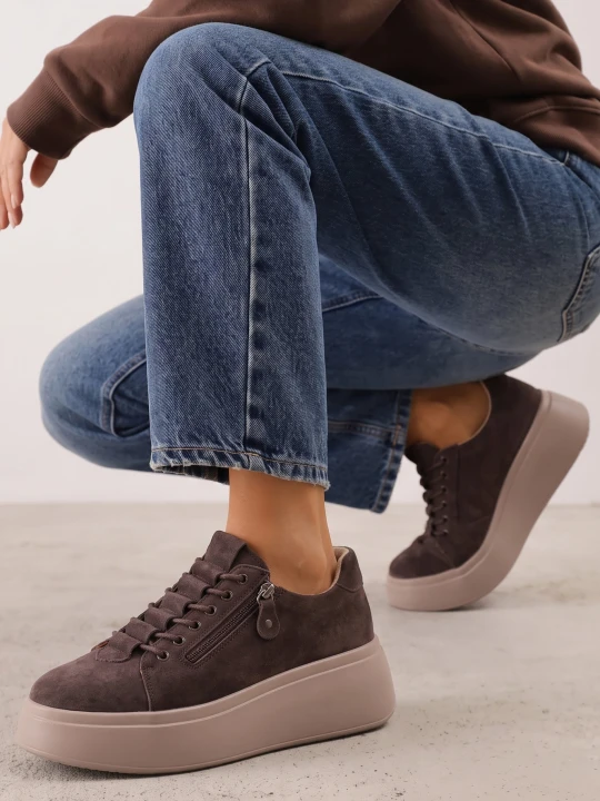 Zdjęcie produktu Brązowe Sneakersy na Platformie z Zamszu Naturalnego z Suwakiem z Boku Nisoe Goodin