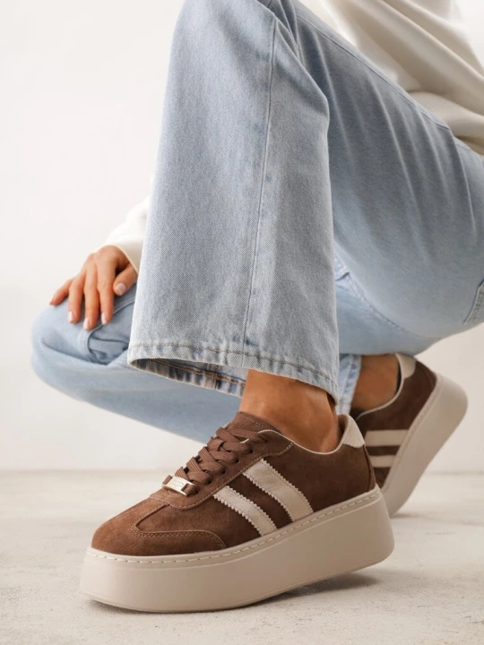 Zdjęcie produktu Brązowe Sneakersy na Platformie ze Skóry Naturalnej Ozdobione Paskami Sovimi Goodin