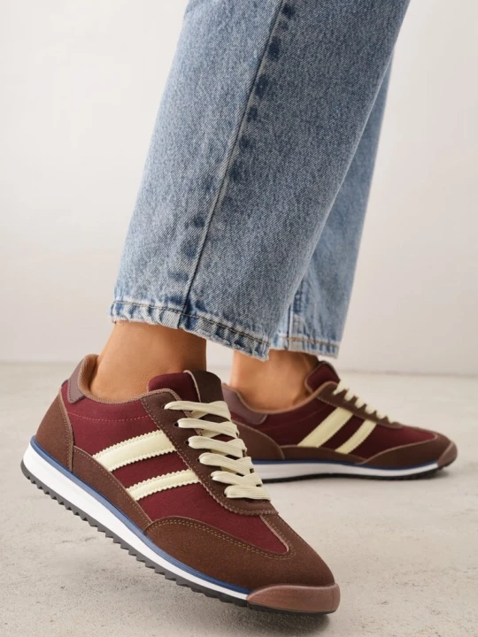 Zdjęcie produktu Brązowe Sneakersy Ozdobione Dwoma Paskami Lannatea Mulanka