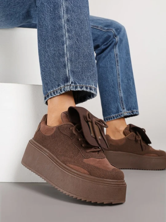 Zdjęcie produktu Brązowe Sneakersy Ozdobione Kokardą i Wywiniętym Językiem Ivalione Ideal