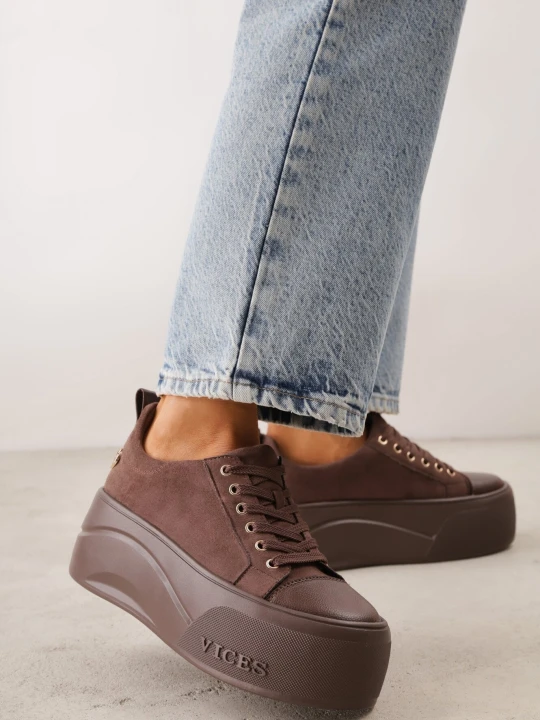 Zdjęcie produktu Brązowe Sneakersy VICES na Grubej Podeszwie z Napisem Zelka