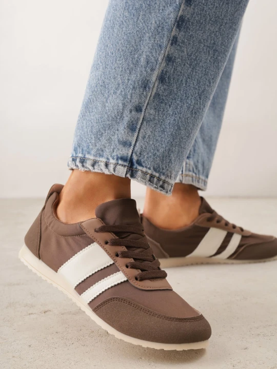 Zdjęcie produktu Brązowe Sneakersy w Stylu Klasycznych Tenisówek z Marszczeniem z Tyłu Aiglise Ideal