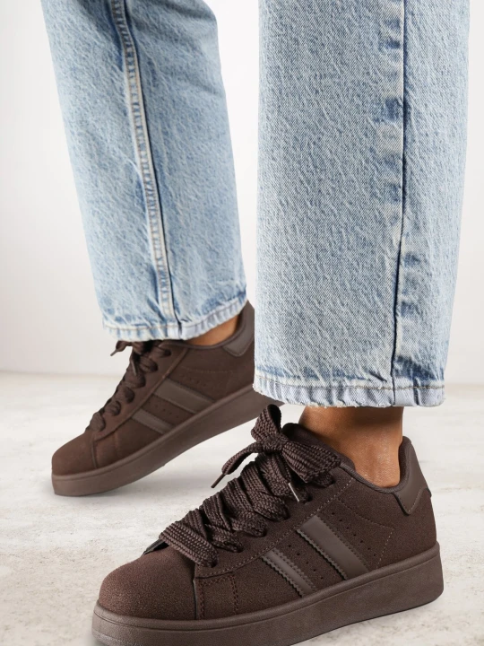 Zdjęcie produktu Ciemnobrązowe Sneakersy z Ozdobnymi Naszywkami z Boku Galdexis Mulanka Brązowy