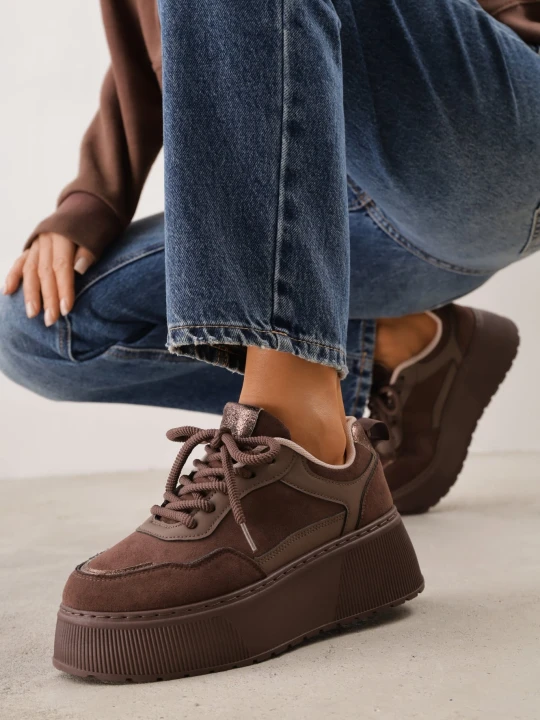 Zdjęcie produktu Brązowe Sneakersy ze Wstawkami o Fakturze Zamszu na Grubej Platformie Tile Givana