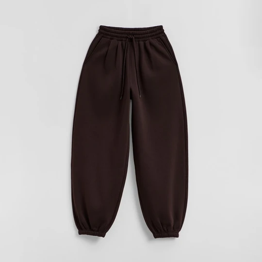 Zdjęcie produktu Brązowe spodnie dresowe basic o kroju jogger House