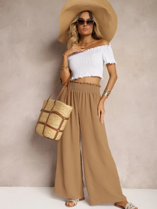 Zdjęcie produktu Jasnobrązowe Spodnie High Waist z Szerokimi Nogawkami i Gumką w Pasie Risabessa Lovery Brązowy