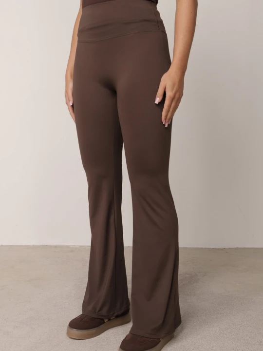 Zdjęcie produktu Brązowe Spodnie Legginsy Typu Dzwony z Wysokim Stanem Melonell Yu & Me