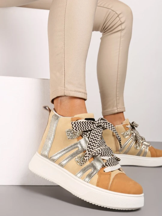 Zdjęcie produktu Ciemnobeżowe Streetwearowe Sneakersy na Grubej Podeszwie Ozdobione Kontrastowymi Wstawkami Kaittane Beżowy