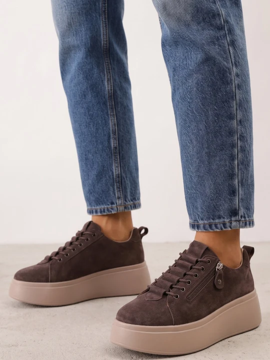 Zdjęcie produktu Brązowe Zamszowe Sneakersy na Grubej Podeszwie Ozdobione Suwakiem Belko Goodin