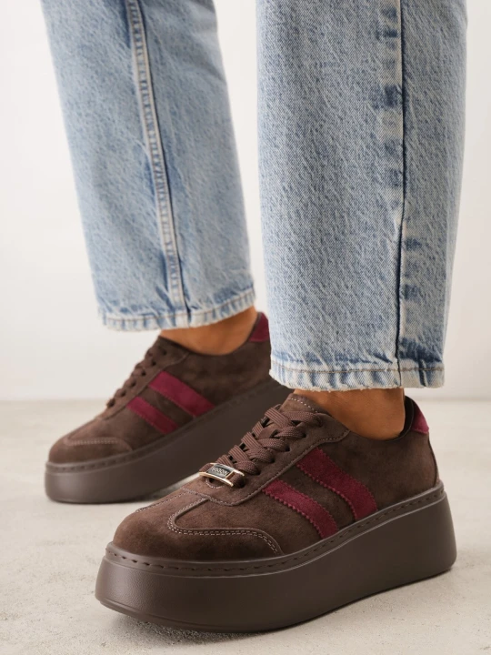 Zdjęcie produktu Brązowe Zamszowe Sneakersy na Grubej Podeszwie z Paskami Arathyra Goodin