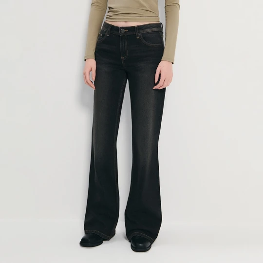Zdjęcie produktu Brązowo-granatowe jeansy bootcut z niskim stanem House