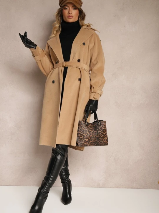 Zdjęcie produktu Brązowy Dwurzędowy Płaszcz Trencz o Eleganckim Kroju z Paskiem Edioneta Belcci Beżowy