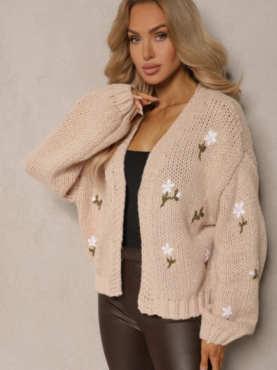 Zdjęcie produktu Brązowy Kardigan w Kwiatowe Aplikacje z Zapięciem na Elegancką Agrafkę Patista Acajo Beżowy