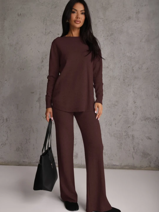 Zdjęcie produktu Brązowy Komplet Dzianinowy z Wiskozą Longsleeve i Luźne Spodnie Mirette M&d Fashion
