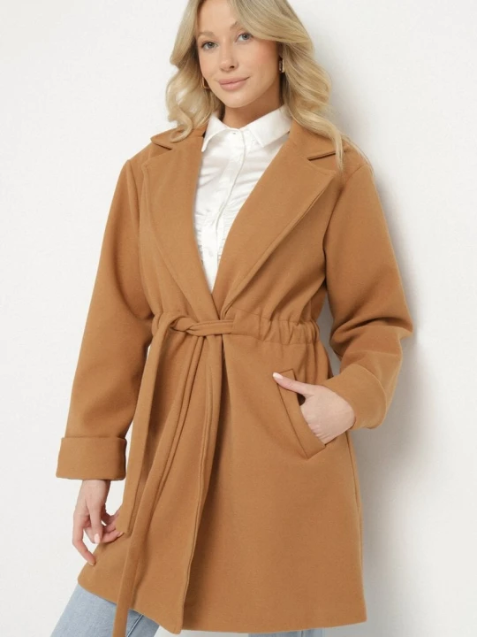Zdjęcie produktu Brązowy Płaszcz o Szlafrokowym Kroju z Marszczeniem w Talii i Wiązanym Paskiem Sartissa New Collection