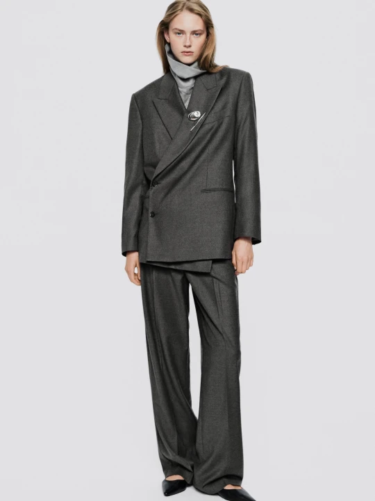Zdjęcie produktu Broszka Big Pebble – Limited Edition - Srebrny - Massimo Dutti - Female