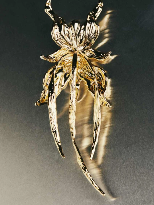 Zdjęcie produktu Broszka Metallic Petals Patrizia Pepe złoty