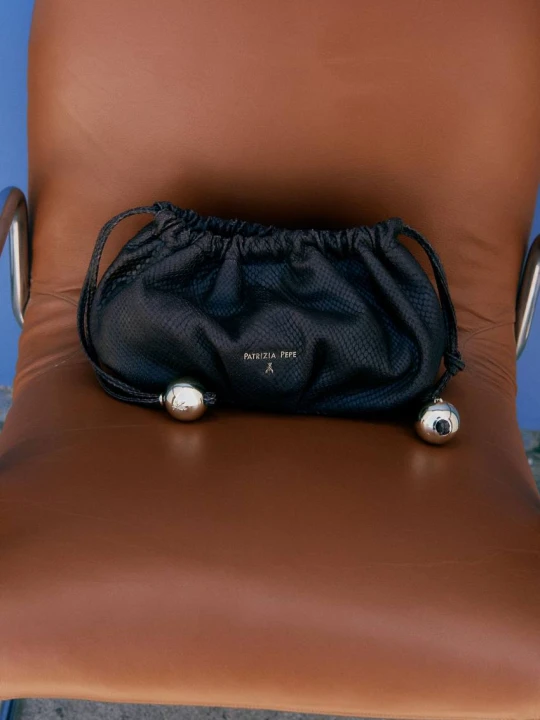 Zdjęcie produktu Bubble Clutch z tłoczeniem w motyw pytona small Patrizia Pepe brązowy
