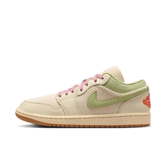 Zdjęcie produktu Buty damskie Air Jordan 1 Low SE - Biel