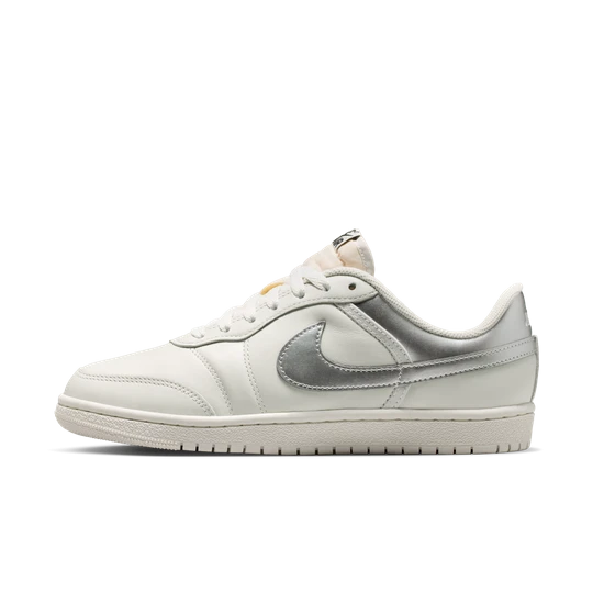 Zdjęcie produktu Buty damskie Air Jordan Skyline Low - Biel