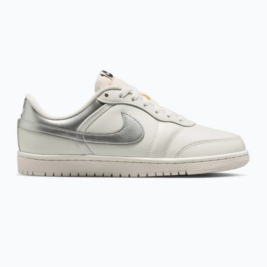 Zdjęcie produktu Buty damskie Nike Air Jordan Skyline Low swan / black / metallic silver Nike Jordan Biały