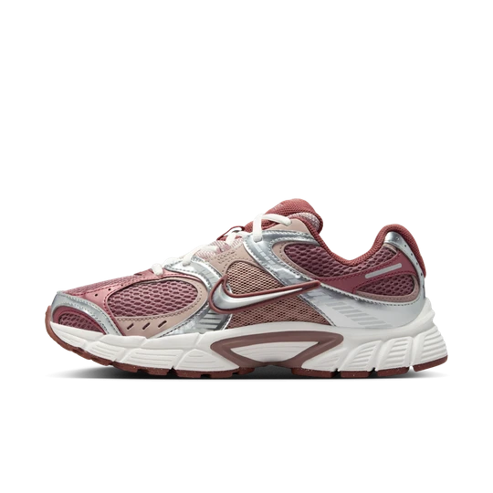 Zdjęcie produktu Buty damskie Nike V5 RNR z akcentami odbijającymi światło - Fiolet