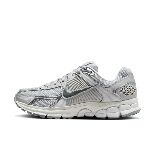 Zdjęcie produktu Buty damskie Nike Zoom Vomero 5 z akcentami odbijającymi światło - Szary