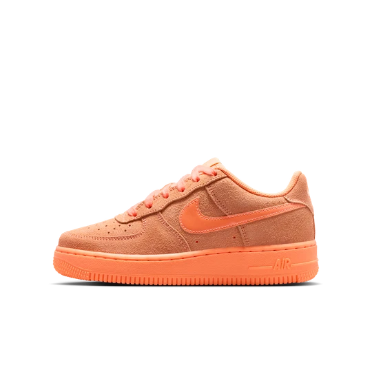 Zdjęcie produktu Buty dla dużych dzieci Nike Air Force 1 Suede - Pomarańczowy