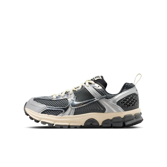 Zdjęcie produktu Buty dla dużych dzieci Nike Vomero 5 - Szary