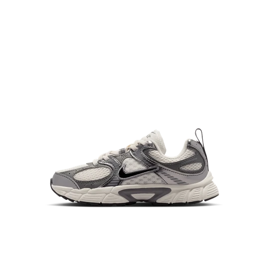 Zdjęcie produktu Buty dla małych dzieci Nike V5 RNR - Szary
