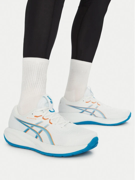 Zdjęcie produktu Buty do biegania Asics Gel-Cumulus 28 1011C143 Biały