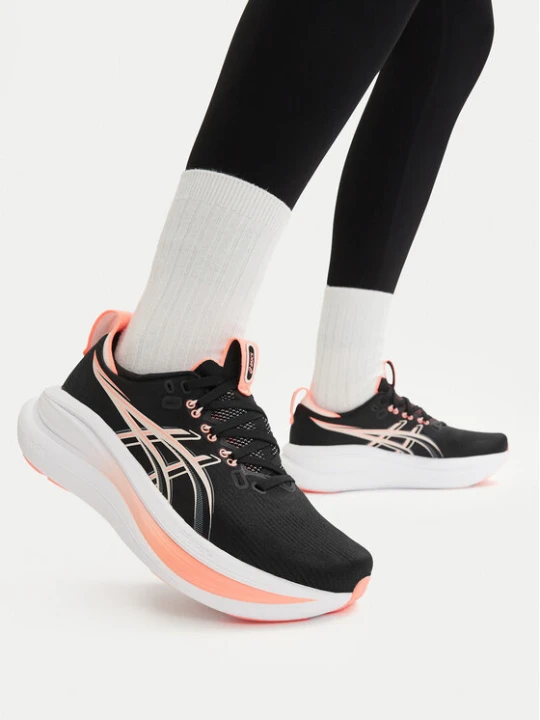 Zdjęcie produktu Buty do biegania Asics Gel-Nimbus 28 1012B899 Czarny