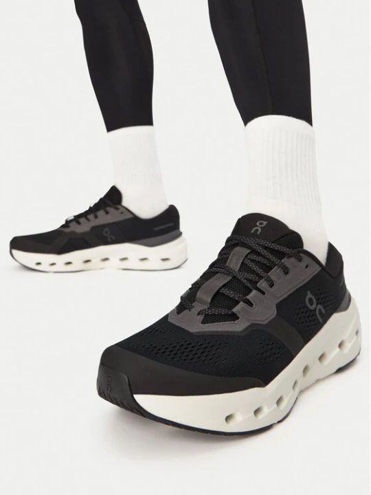 Zdjęcie produktu Buty do biegania On Cloudrunner 3 3MG10071430 Czarny
