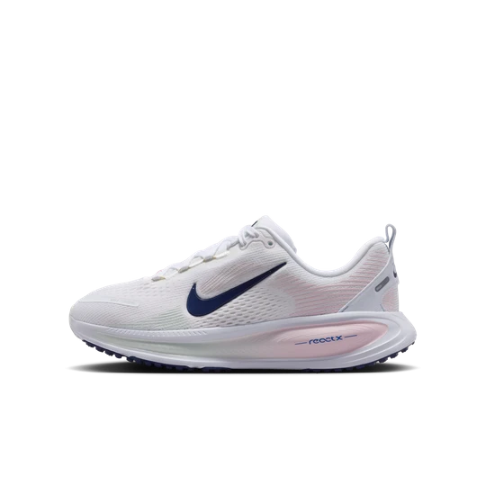 Zdjęcie produktu Buty do biegania po asfalcie dla dużych dzieci Nike Vomero 18 - Biel